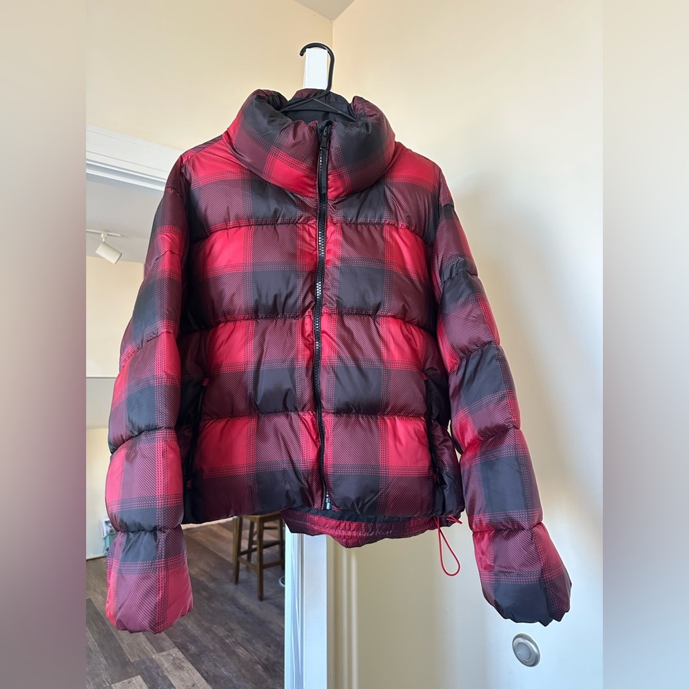 Old navy crop puffer.